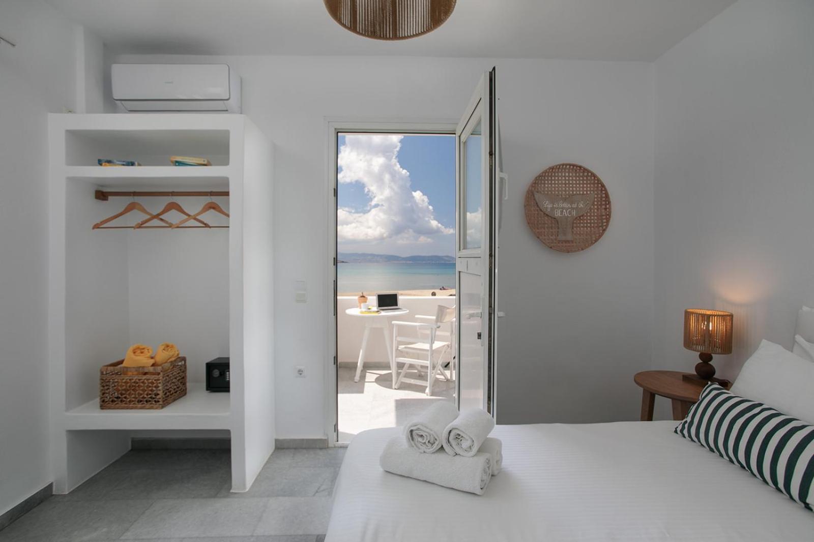 Ippokampos Beachfront Naxos City Номер фото